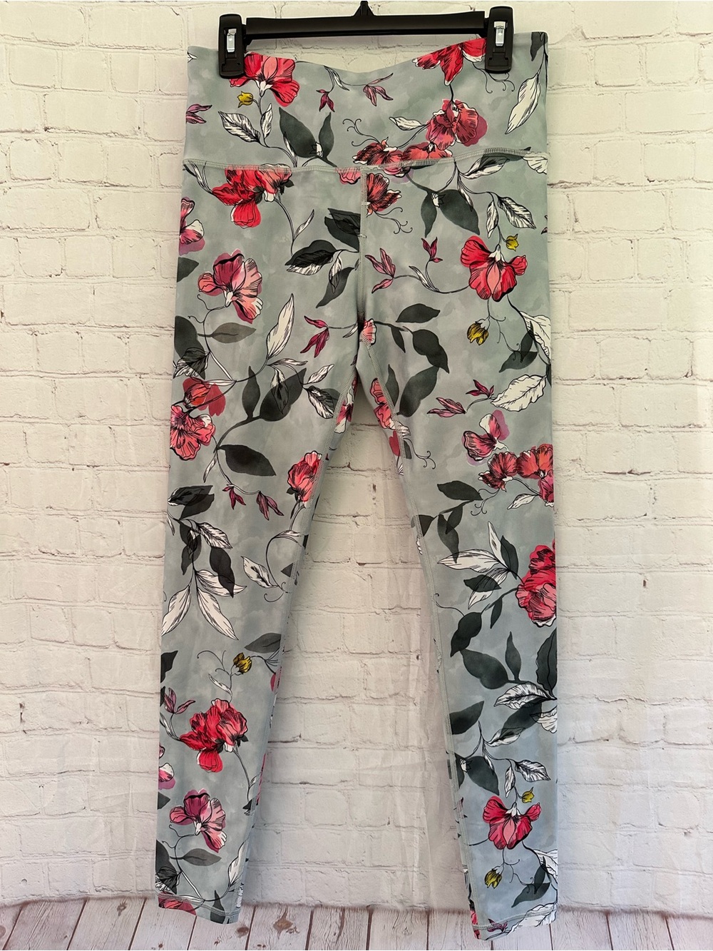 Athleta Elation Floral Print Leggings - Pink Flowers on Light Green size L